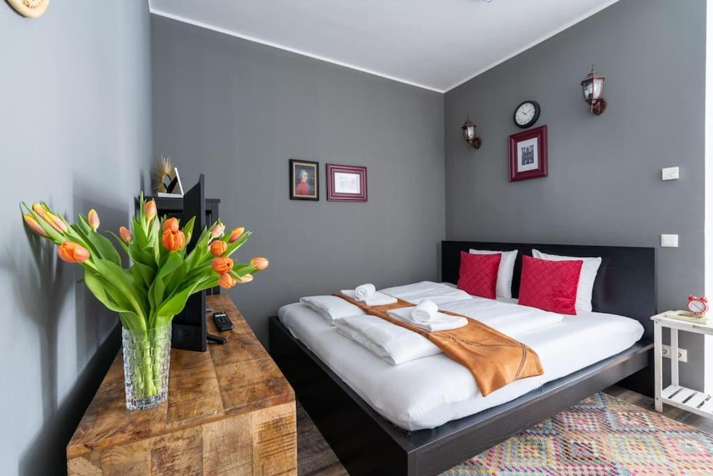 Chic Studio By City Center By Hm Відень Екстер'єр фото